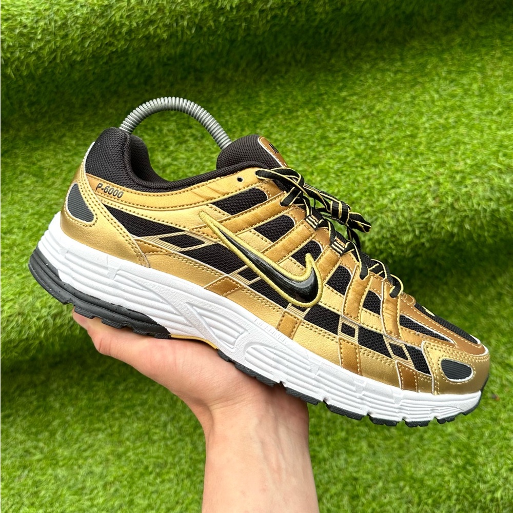 Running shoes Nike P-6000 Black Gold Mens Brand New 9,5 size Authentic 10,5